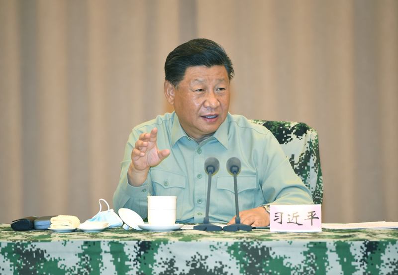 8月20日上午，正在安徽视察调研防汛救灾工作的中共中央总书记、国家主席、中央军委主席习近平听取军队参与防汛救灾情况汇报，代表党中央和中央军委，对参与防汛救灾的人民解放军指战员、武警部队官兵、民兵预备役人员致以诚挚问候。这是习近平在听取汇报后发表重要讲话。
